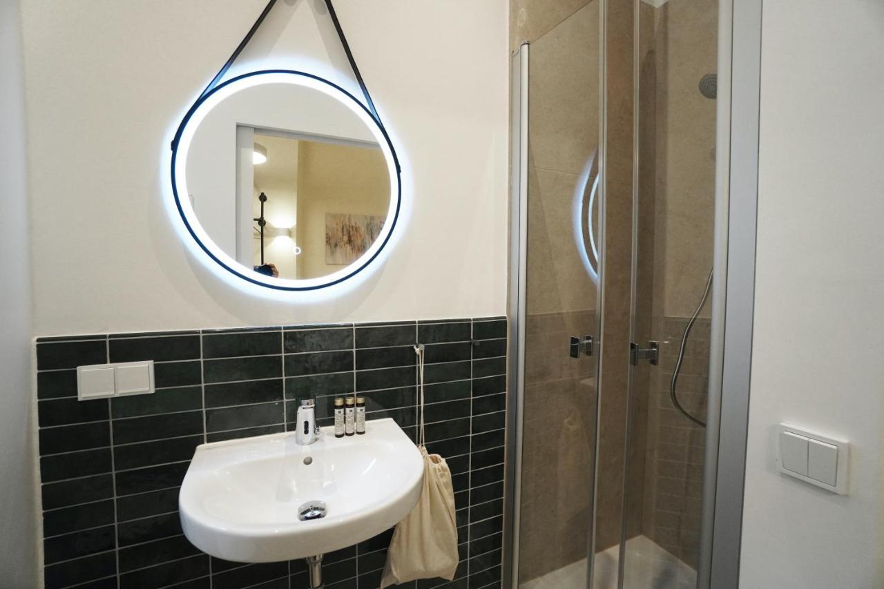 Gasthof Cozy Studio In Lively Giesing For Your Business Trip München